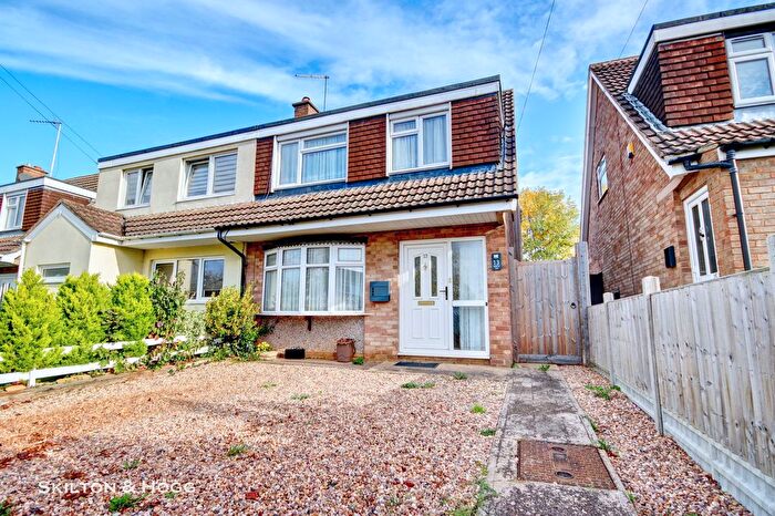 3 Bedroom Semi-detached House For Sale In Admirals Way, Daventry, NN11