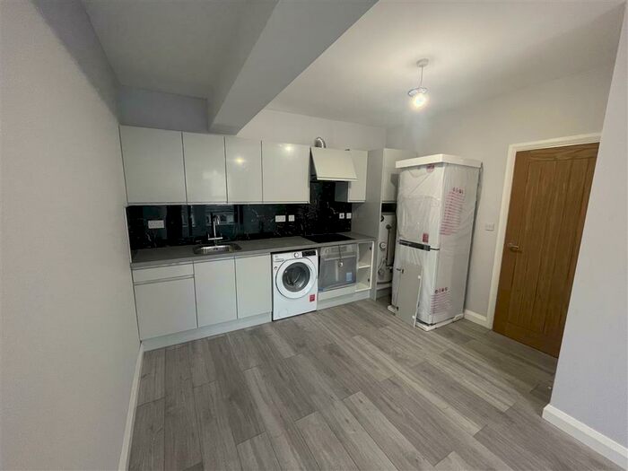 2 Bedroom Apartment To Rent In Station Street, Burton On Trent, DE14