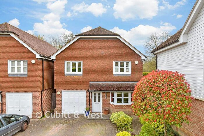 5 Bedroom Detached House For Sale In The Crescent, Belmont, Sutton, Surrey, SM2