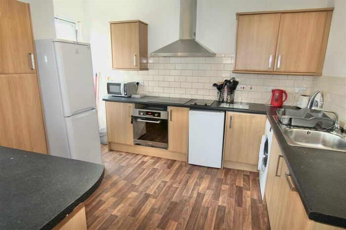 8 Bedroom Apartment To Rent In Alfreton Road, Arboretum, NG7