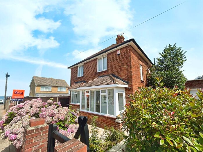 3 Bedroom Detached House For Sale In Selsea Avenue, Herne Bay, CT6