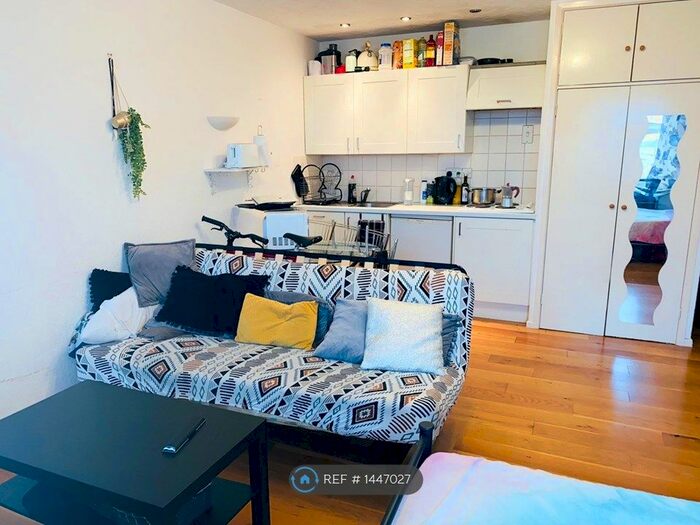 Studio To Rent In Bettina House, Bournemouth, BH2