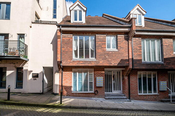 1 Bedroom Flat For Sale In St Clement Street, Winchester, SO23