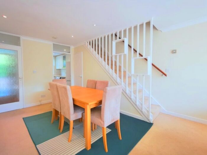 2 Bedroom Terraced House To Rent In Rye Walk, Putney, SW15