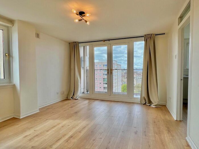 2 Bedroom Flat To Rent In Restalrig Gardens, Restalrig, Edinburgh, EH7