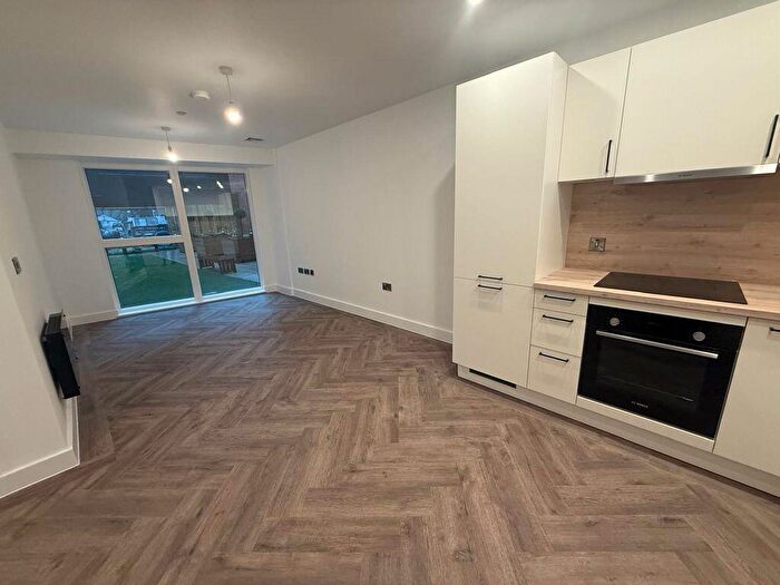 1 Bedroom Apartment To Rent In Upper Gough Street, Birmingham, West Midlands, B1