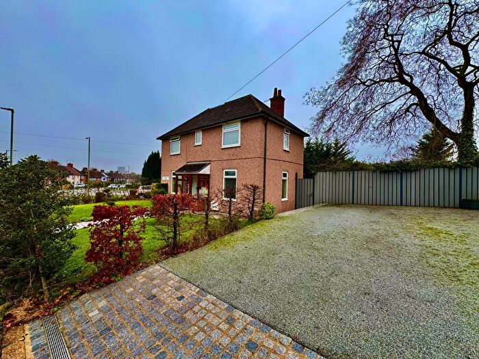 3 Bedroom End Of Terrace House For Sale In Cressingham Road, Edgware, HA8