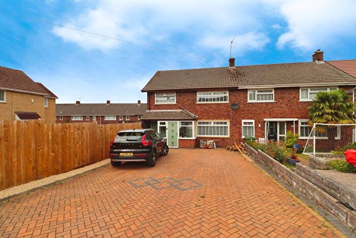 3 Bedroom End Of Terrace House For Sale In Milverton Road, Llanrumney, Cardiff, CF3