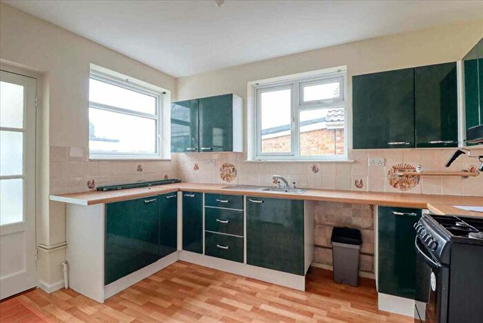 2 Bedroom Bungalow For Sale In Fleetwood Avenue, Holland On Sea, CO15