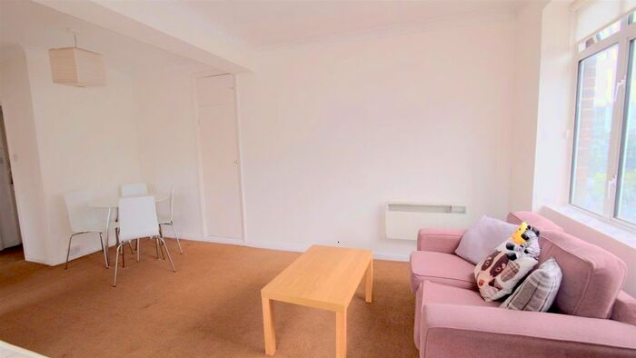 Studio To Rent In Euston Road, London, NW1