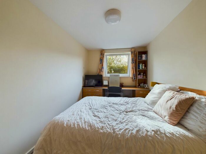 2 Bedroom Flat For Sale In Crown Station Place, Liverpool, L7