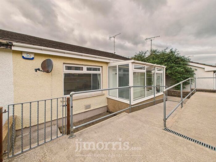1 Bedroom Semi-Detached Bungalow For Sale In Bryn Glas, Aberporth, Cardigan, SA43