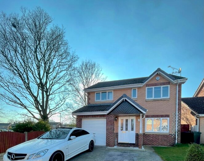 Houses for sale & to rent in DN4 7DW, Ellers Drive, Bessacarr And