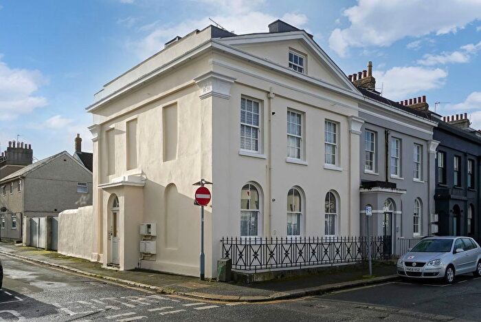 5 Bedroom End Of Terrace House For Sale In Emma Place, Plymouth, PL1