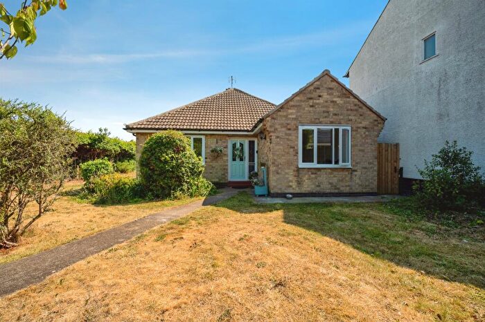3 Bedroom Detached Bungalow For Sale In Hawthorne Avenue, Willerby, Hull, HU10
