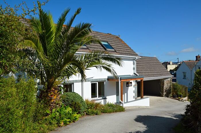 2 Bedroom Detached House To Rent In Tregurrian, Newquay, TR8