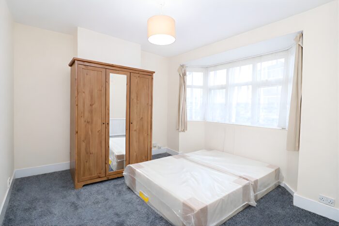 2 Bedroom Maisonette To Rent In Eastfields Road, Mitcham, CR4