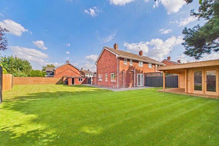 3 Bedroom Semi-Detached House For Sale In Aughton Way, Broughton, CH4