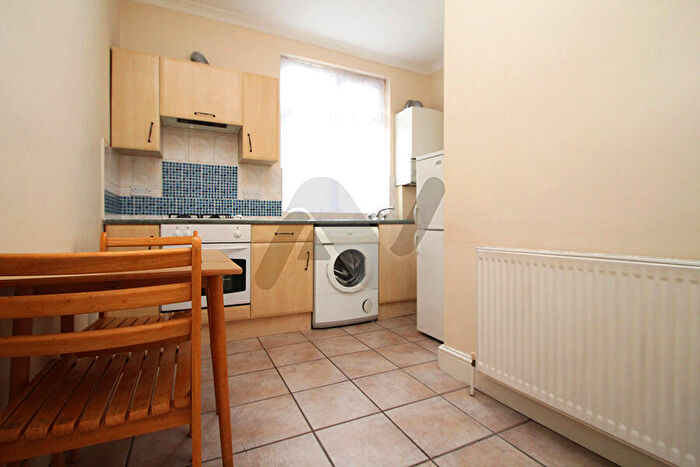 1 Bedroom Flat To Rent In Crouch Hill, Finsbury Park, London, N4