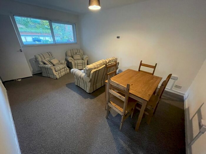 2 Bedroom Flat To Rent In Moulton Rise, Luton, LU2
