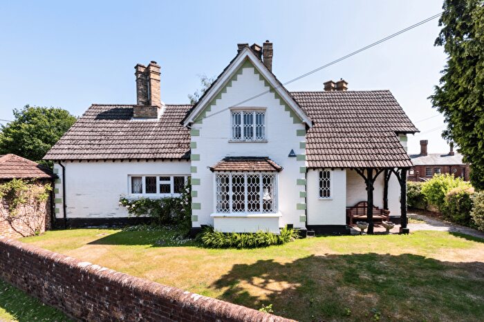 3 Bedroom Detached House For Sale In High Street, Old Bursledon, Southampton, SO31
