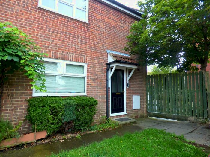 2 Bedroom Flat To Rent In Trinity Court, Beverley, East Yorkshire, HU17