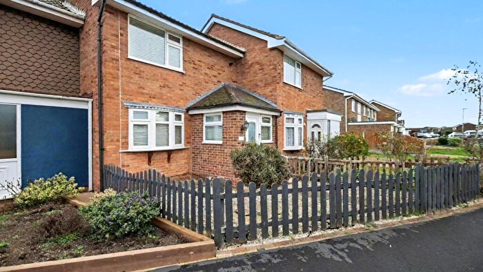 2 Bedroom Terraced House For Sale In Hilton Road, Canvey Island, SS8