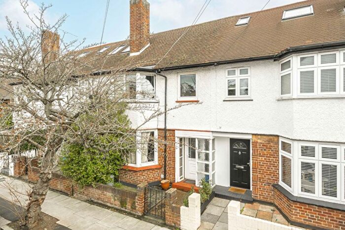 3 Bedroom Property To Rent In Havelock Road, London, SW19