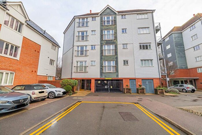3 Bedroom Flat For Sale In Westwood Drive, Canterbury, Kent, CT2