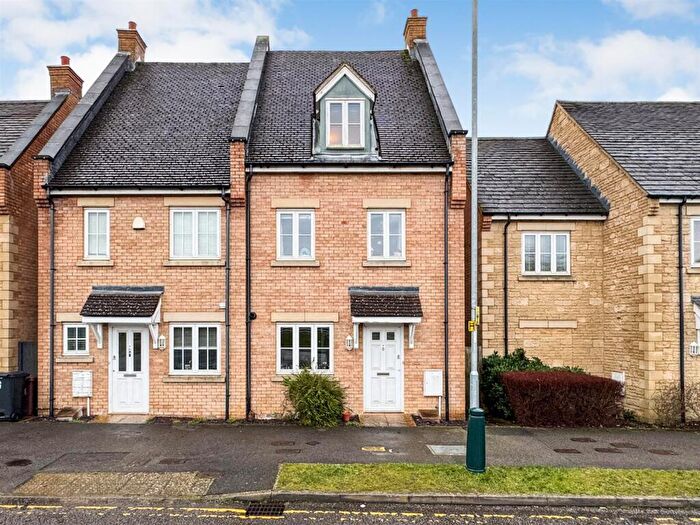 3 Bedroom Semi-Detached House For Sale In Roman Road, Corby, NN18