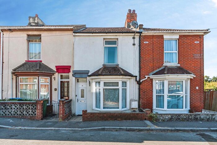 3 Bedroom Terraced House For Sale In Somerset Terrace, Freemantle, Southampton, Hampshire, SO15