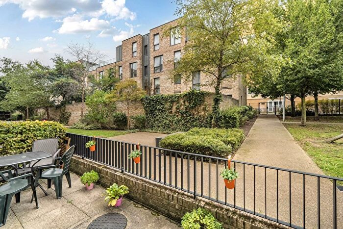 1 Bedroom Flat For Sale In Cambridge Avenue, North Maida Vale, London, NW6