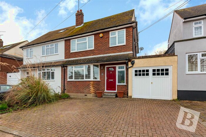 4 Bedroom Semi-Detached House To Rent In Common Road, Ingrave, Brentwood, CM13