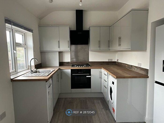 4 Bedroom Flat To Rent In Marchmont Road, Wallington, SM6