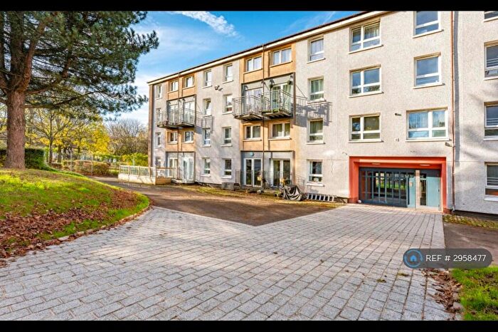 2 Bedroom Maisonette To Rent In Hallside Place, Glasgow, G5
