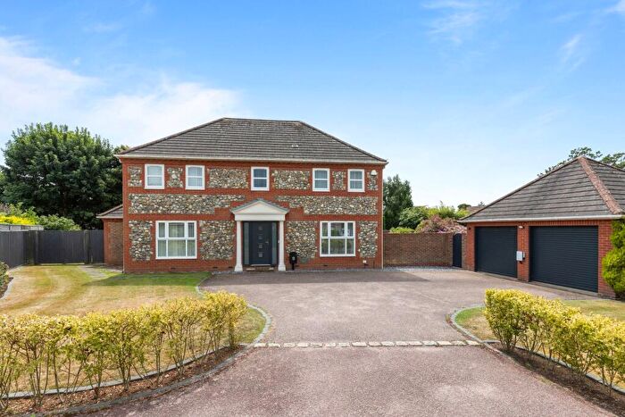 5 Bedroom Detached House For Sale In The Oaks, Rustington, BN16