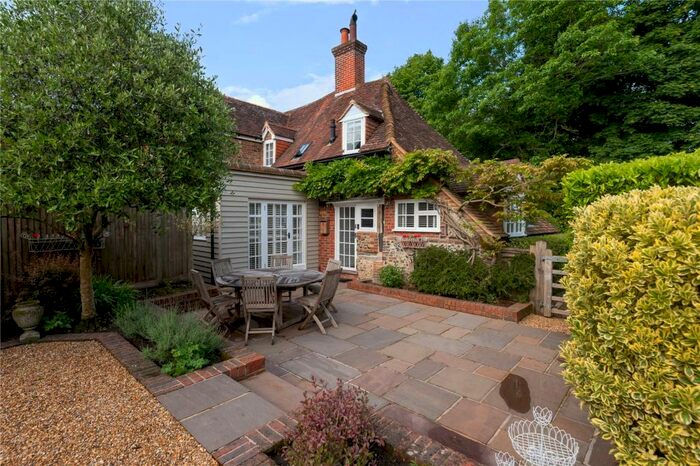 3 Bedroom Semi-Detached House For Sale In West Clandon, Guildford, Surrey, GU4