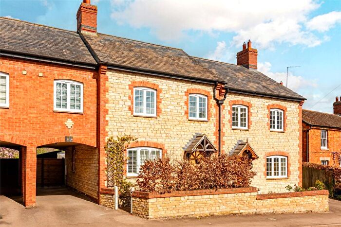 4 Bedroom House For Sale In Wappenham Road, Abthorpe, Towcester, Northamptonshire, NN12