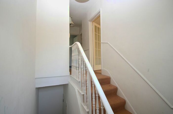 2 Bedroom Flat To Rent In Hamlet Road, Crystal Palace, SE19