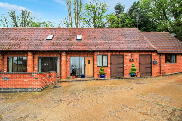 3 Bedroom Barn Conversion To Rent In Church Farm, Mollington, OX17