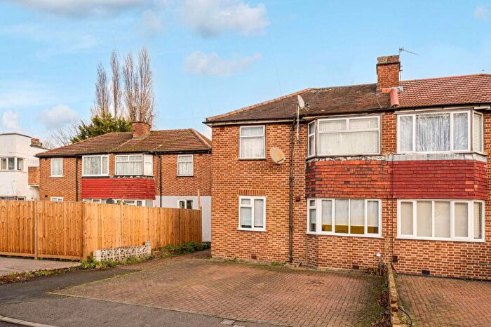 2 Bedroom Maisonette To Rent In Deer Park Gardens, Mitcham, CR4