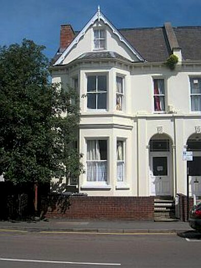3 Bedroom Flat To Rent In Priory Terrace, Leamington Spa, CV31