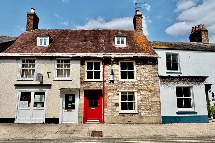 3 Bedroom Terraced House For Sale In East Street, Wareham, BH20