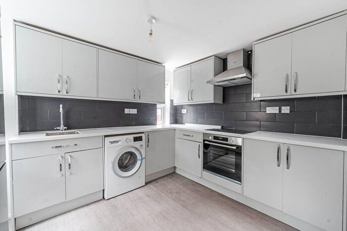 2 Bedroom Flat To Rent In Bridge Street, Pinner, HA5