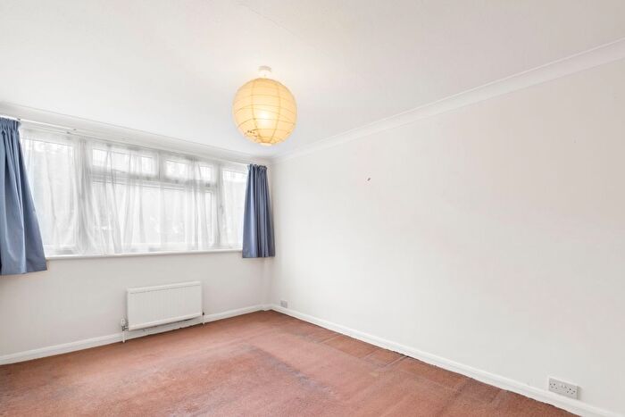 3 Bedroom End Terrace House For Sale In Drakefield Road, SW17