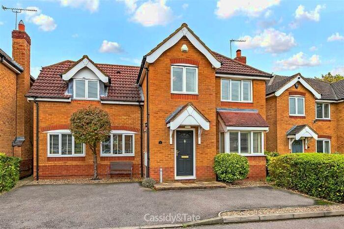 4 Bedroom Detached House To Rent In Suffolk Close, London Colney, St. Albans, AL2