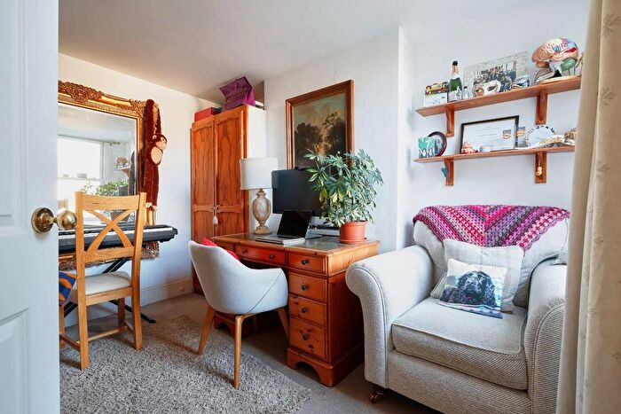 3 Bedroom Terraced House For Sale In Marshall Road, Cambridge, CB1
