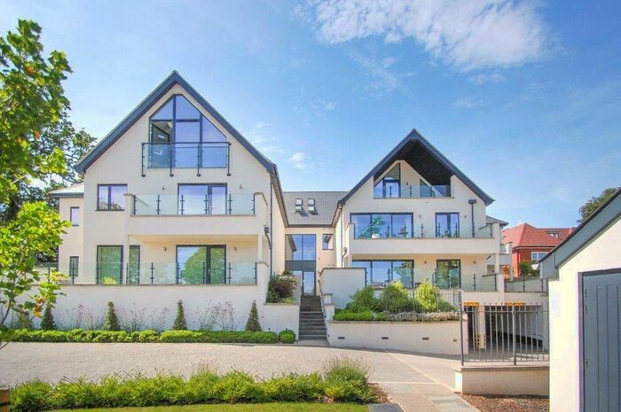 3 Bedroom Apartment To Rent In Lynbury Place, South Park Crescent, Gerrards Cross, SL9