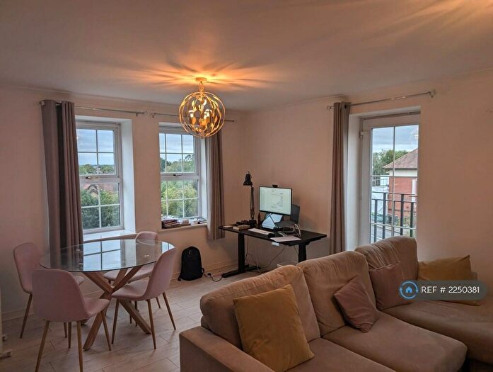 1 Bedroom Flat To Rent In Kings Lodge, Ruislip, HA4