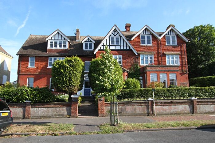 3 Bedroom Flat For Sale In St. Johns Road, Eastbourne, BN20